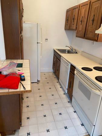 Studio bed, 1 bath apartment for rent at 52 Strathmore Rd Unit 32, Brighton — photo 4 of 6