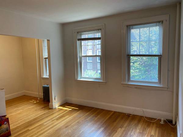 Studio bed, 1 bath apartment for rent at 52 Strathmore Rd Unit 32, Brighton — photo 1 of 6