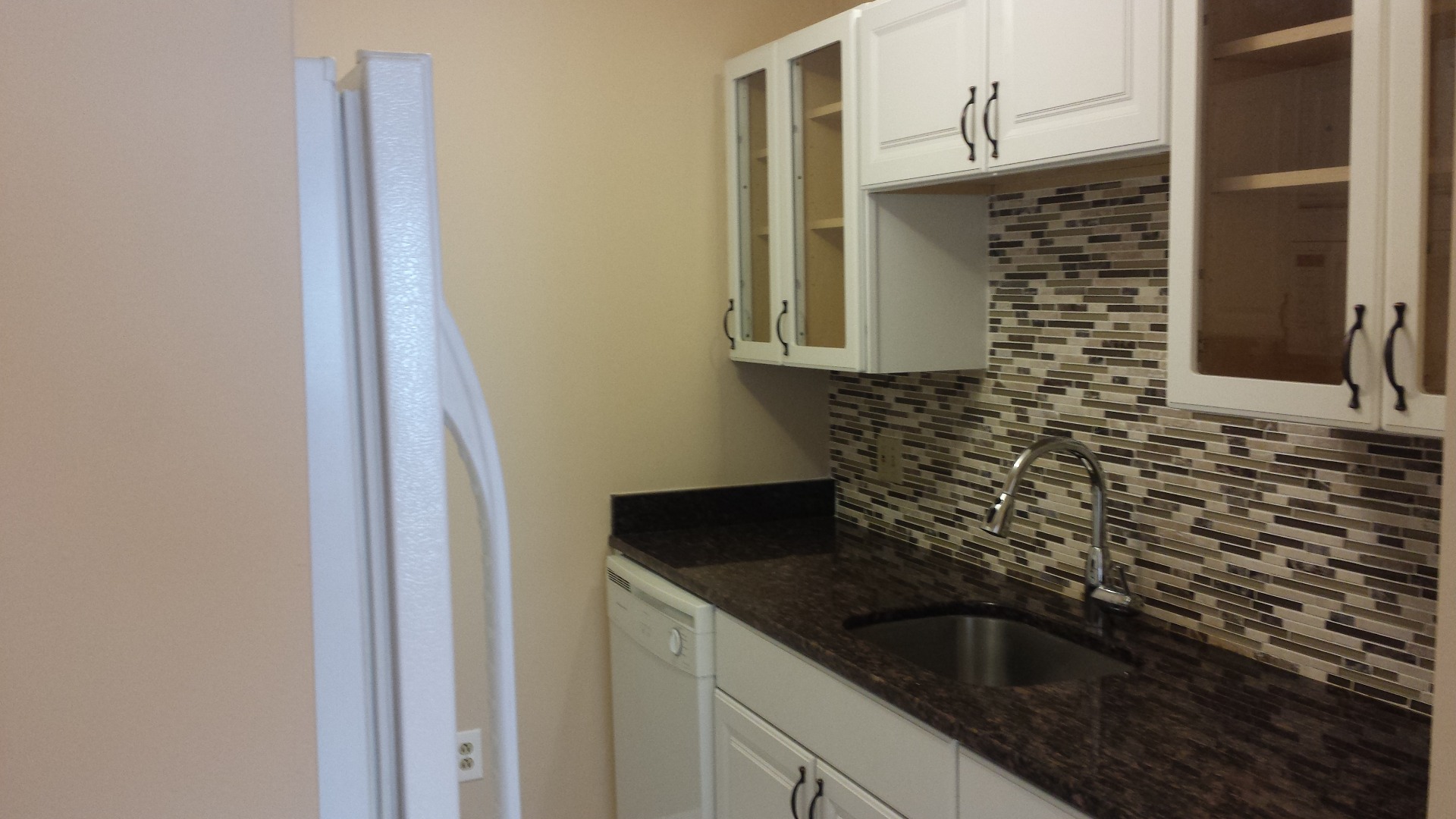 3 bed, 1.5 bath apartment for rent at 276 Chestnut Hill Ave Unit 10, Brighton — photo 2 of 16