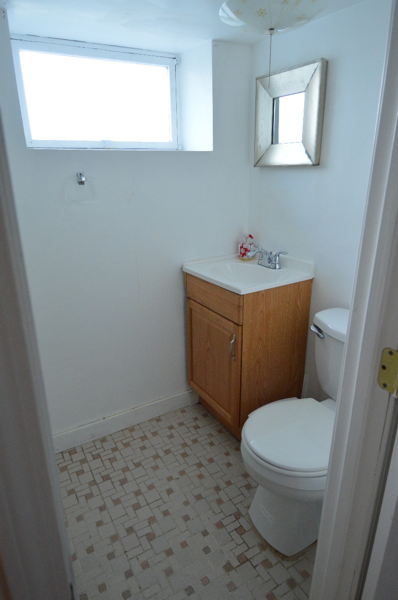 7 bed, 2.5 bath apartment for rent at 52 Lane Park Unit House, Brighton — photo 4 of 8