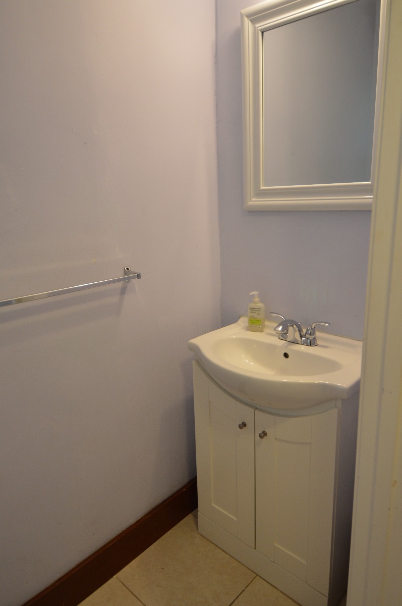 7 bed, 2.5 bath apartment for rent at 52 Lane Park Unit House, Brighton — photo 8 of 8