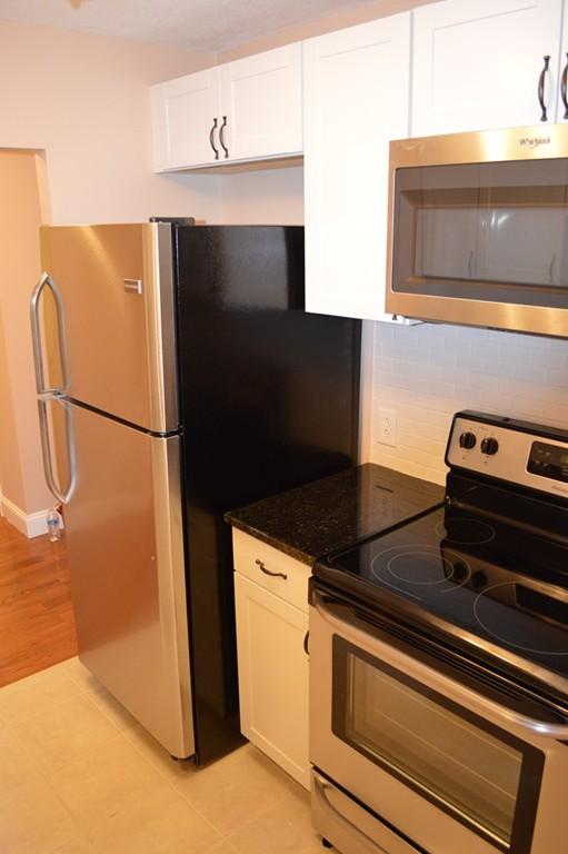 3 bed, 1.5 bath apartment for rent at 276 Chestnut Hill Ave Unit 276, Brighton — photo 2 of 12
