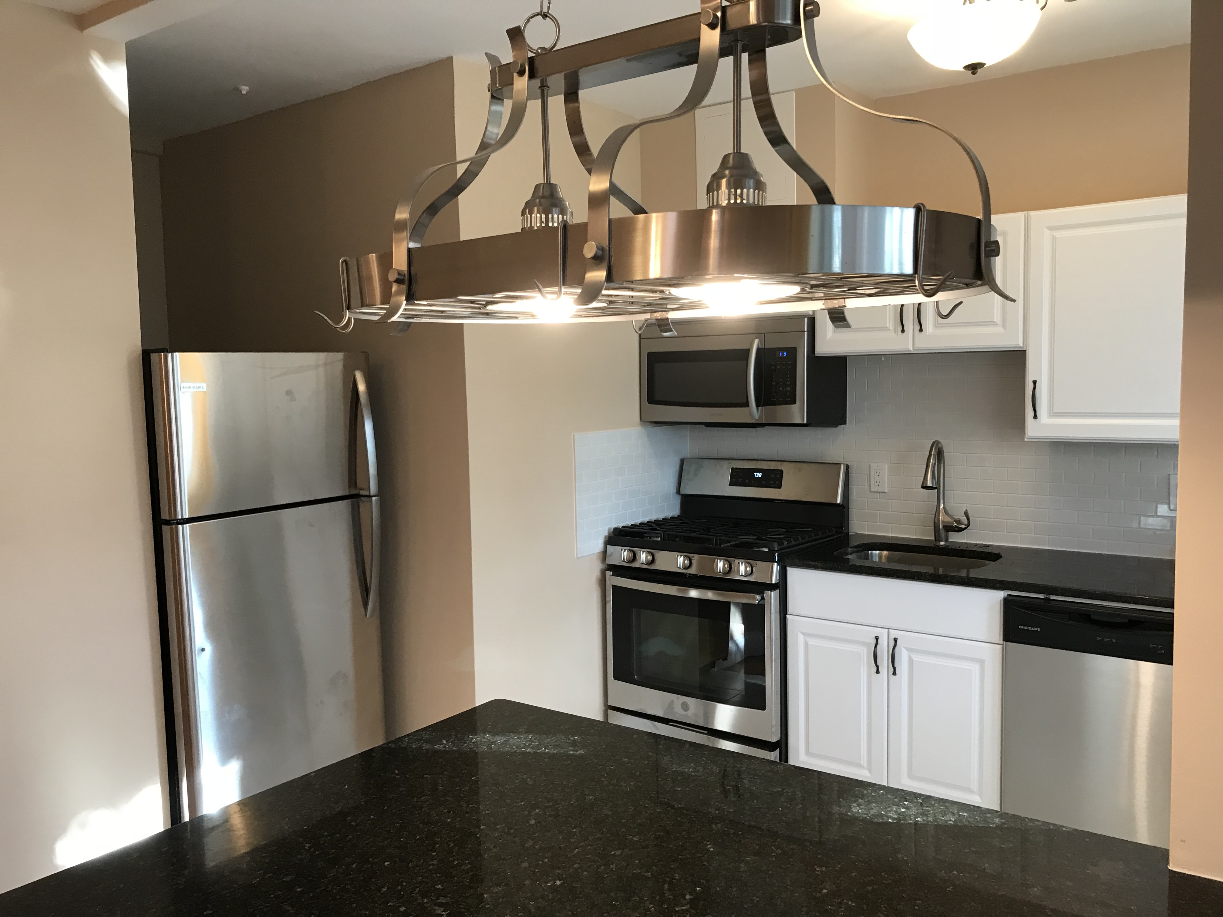 3 bed, 1 bath apartment for rent at 1999 Commonwealth Ave Unit 32, Brighton — photo 3 of 11