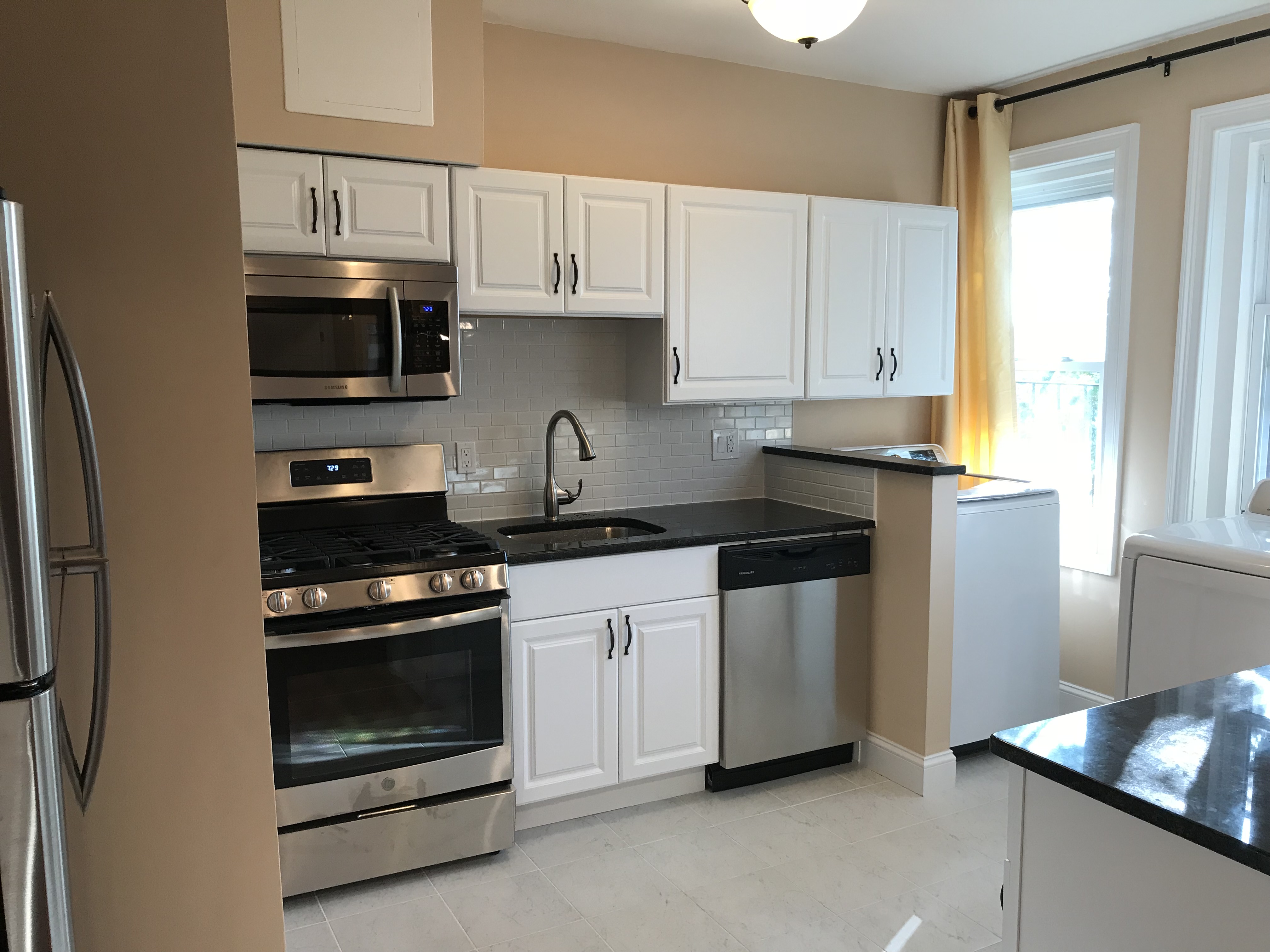 3 bed, 1 bath apartment for rent at 1999 Commonwealth Ave Unit 32, Brighton — photo 1 of 11