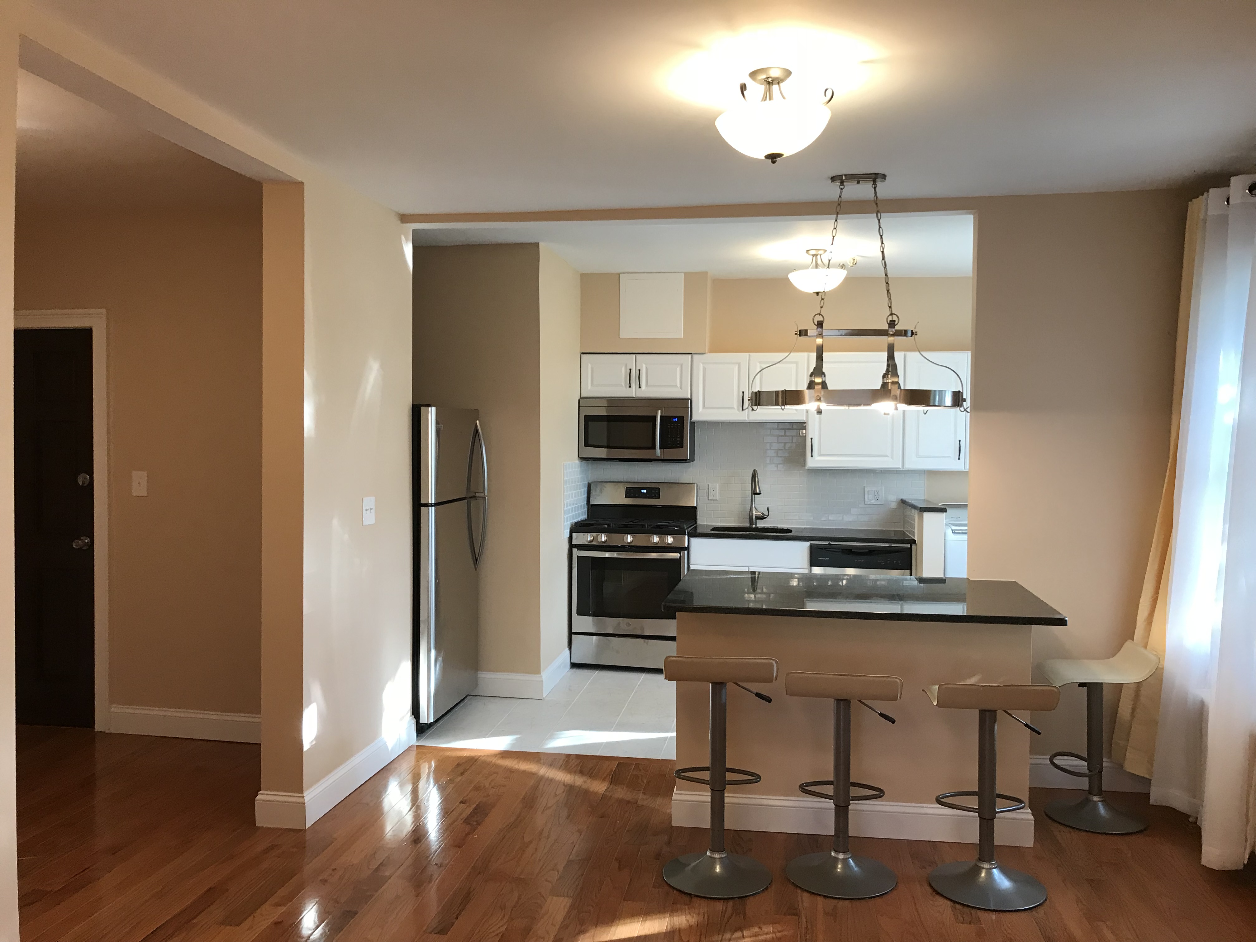3 bed, 1 bath apartment for rent at 1999 Commonwealth Ave Unit 32, Brighton — photo 2 of 11