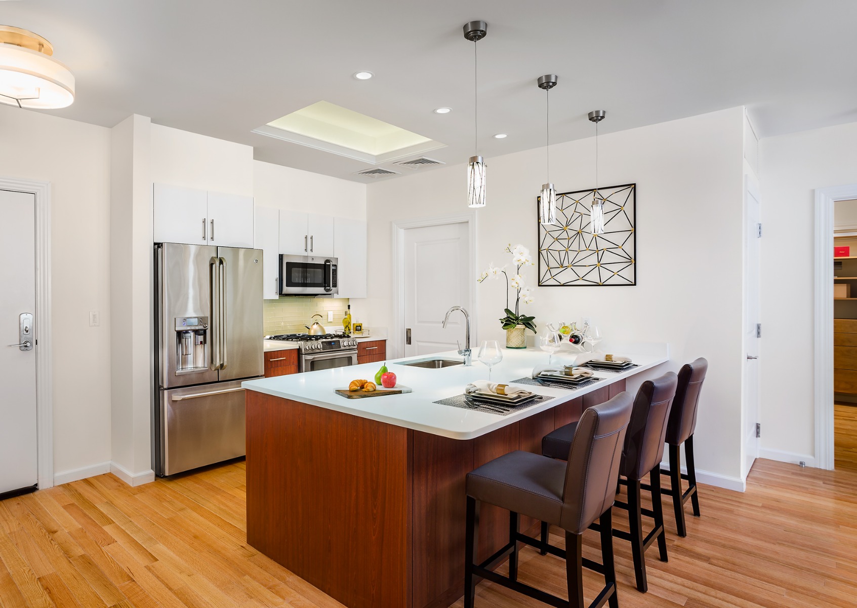 Photos of apartment on VFW Pkwy.,Brookline MA 02467