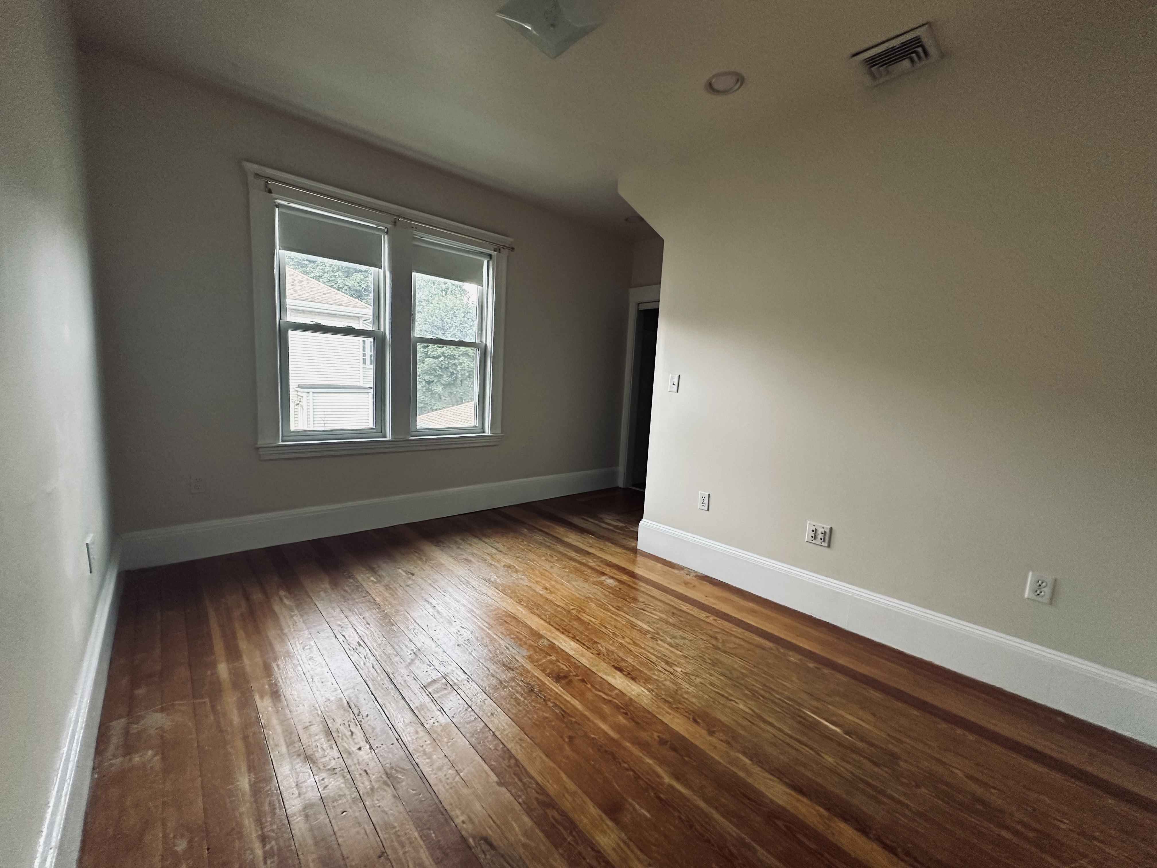 Photos of apartment on West Quincy,Somerville MA 02144