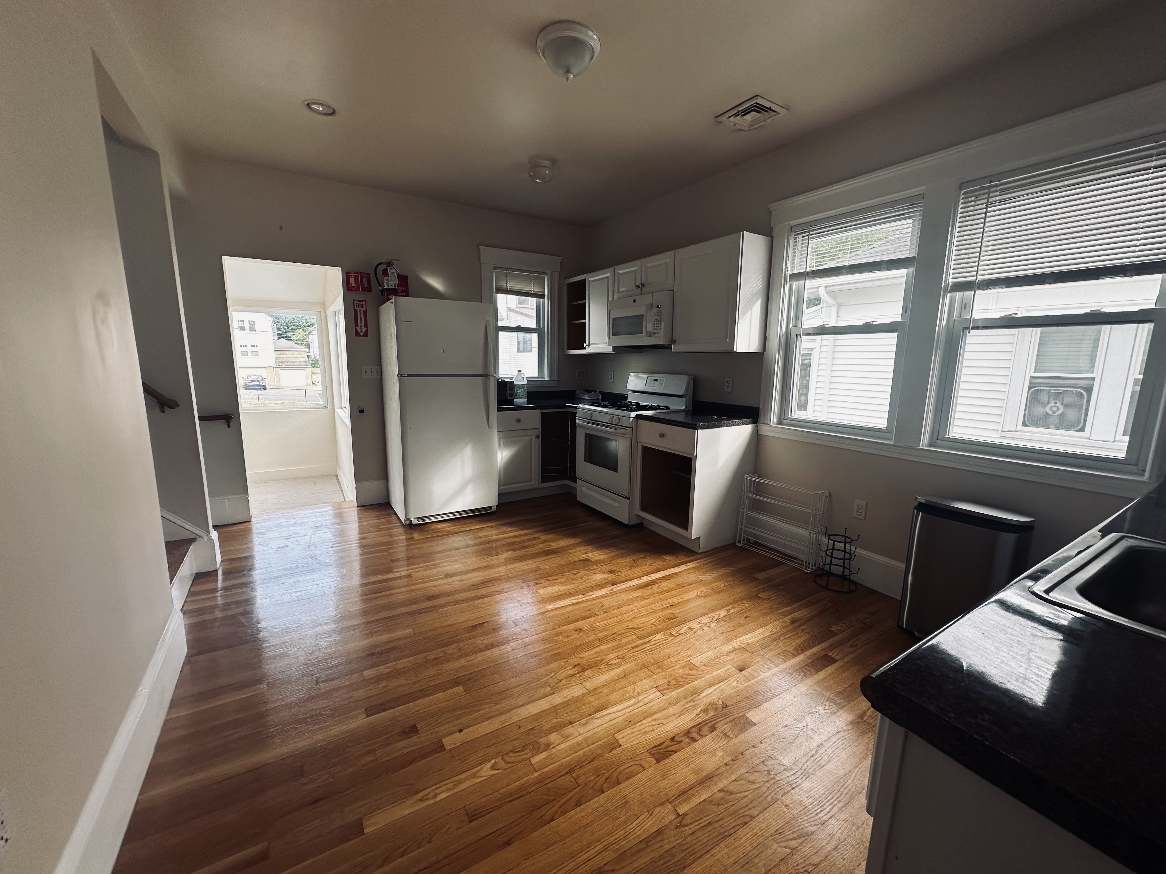 Photos of apartment on West Quincy,Somerville MA 02144