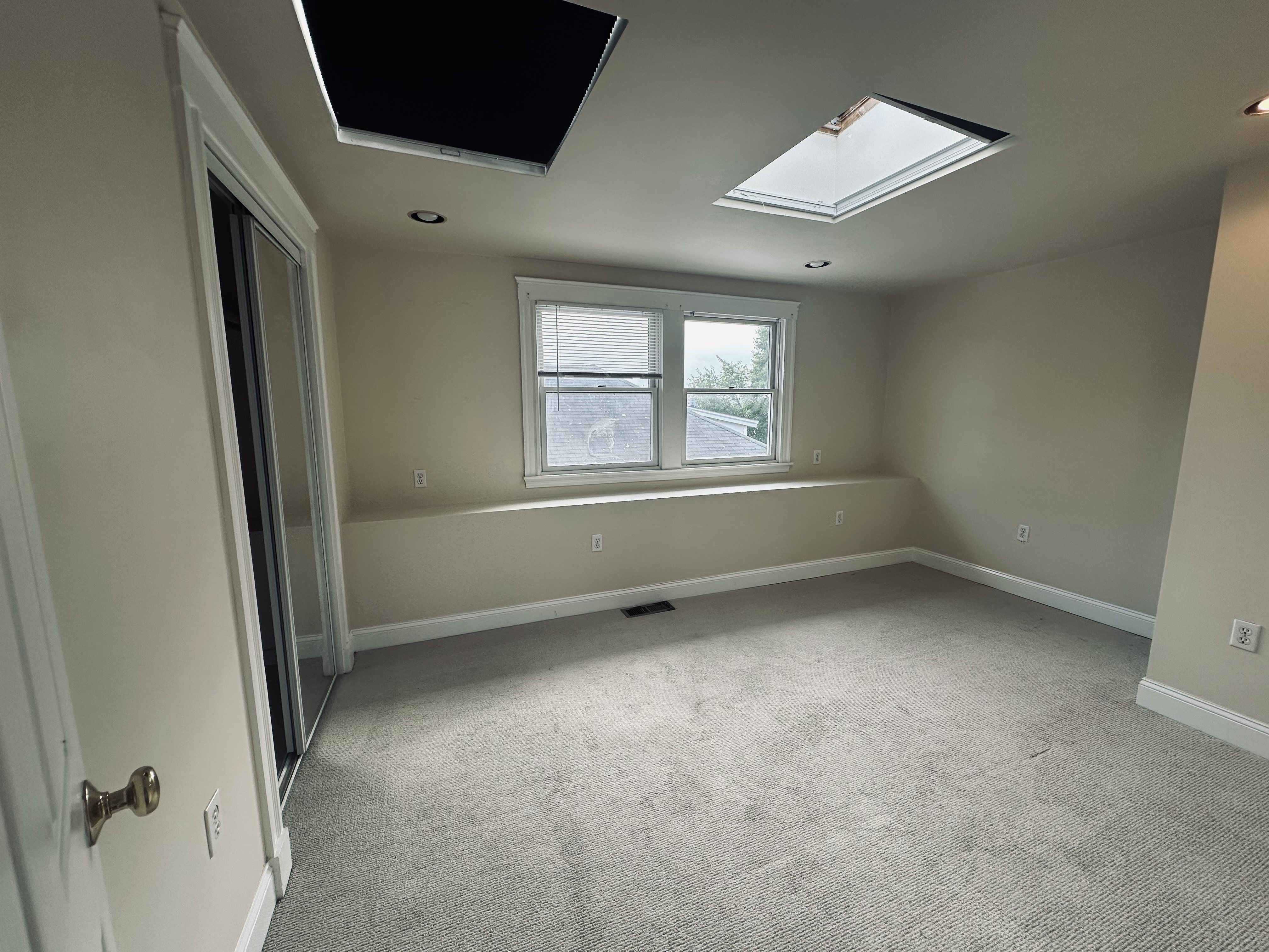 Photos of apartment on West Quincy,Somerville MA 02144