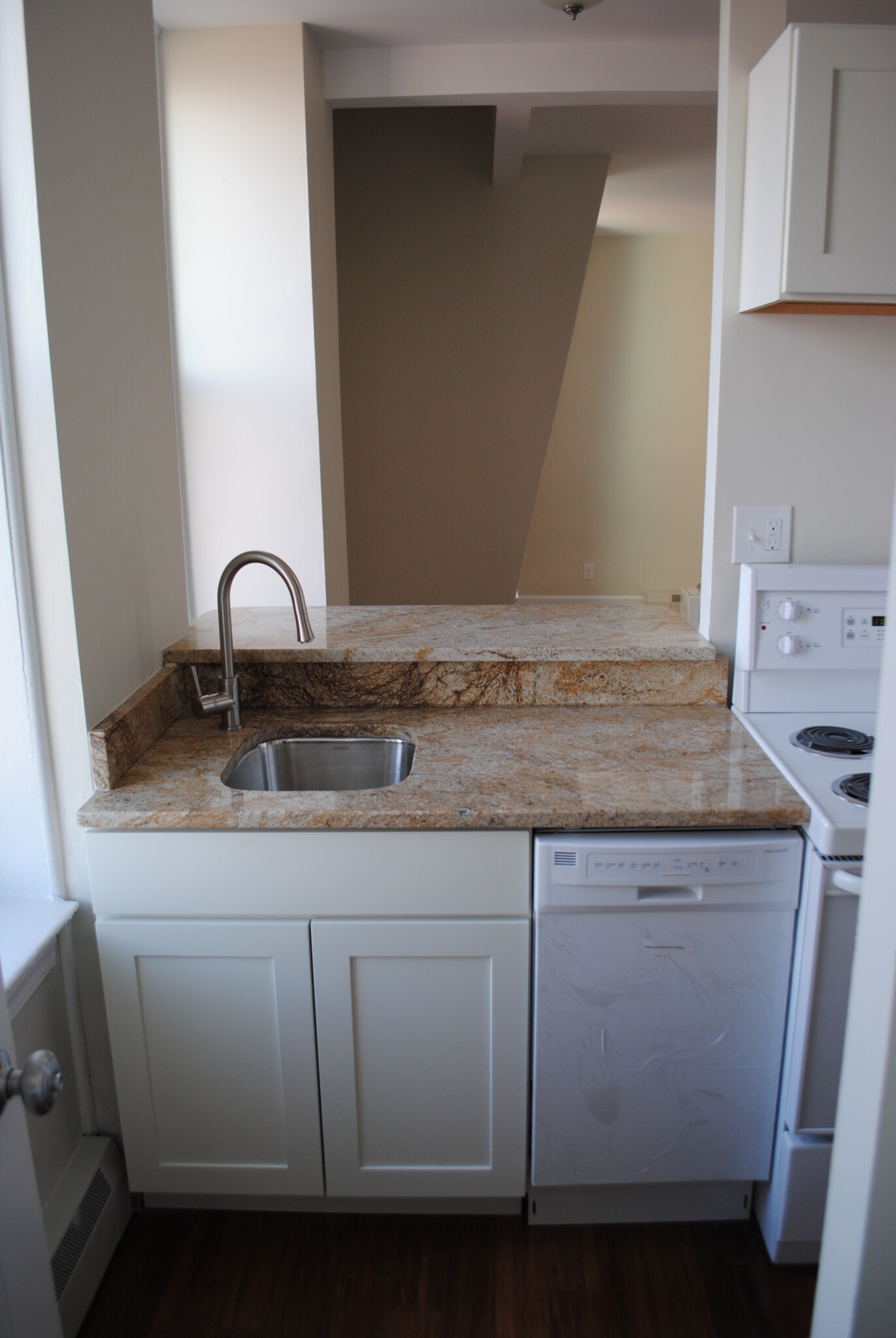Studio bed, 1 bath apartment for rent at 483 Beacon St Unit 6, Back Bay — photo 6 of 16
