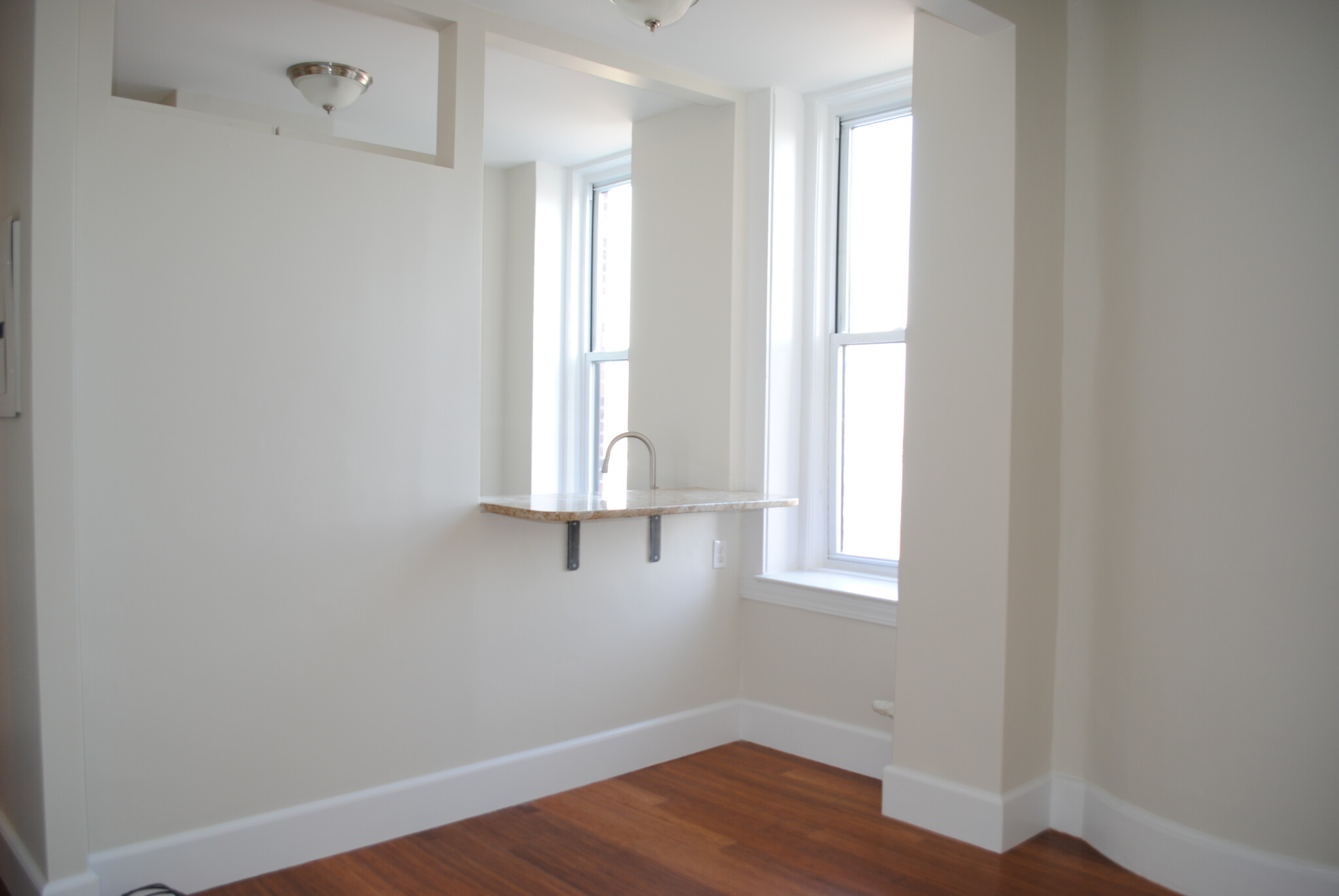 Studio bed, 1 bath apartment for rent at 483 Beacon St Unit 6, Back Bay — photo 3 of 16