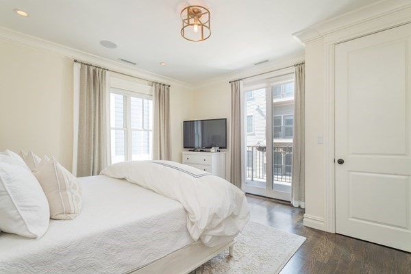 3 M St, South Boston