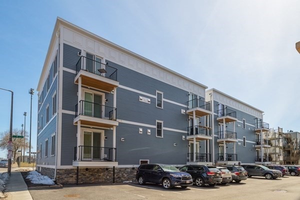 3 M St, South Boston