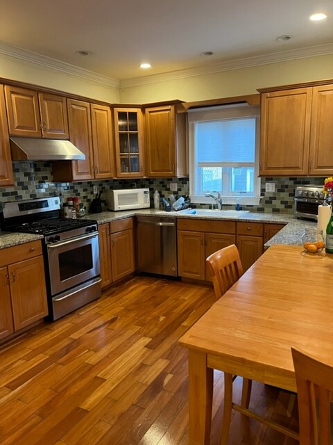 190 Bolton St, South Boston