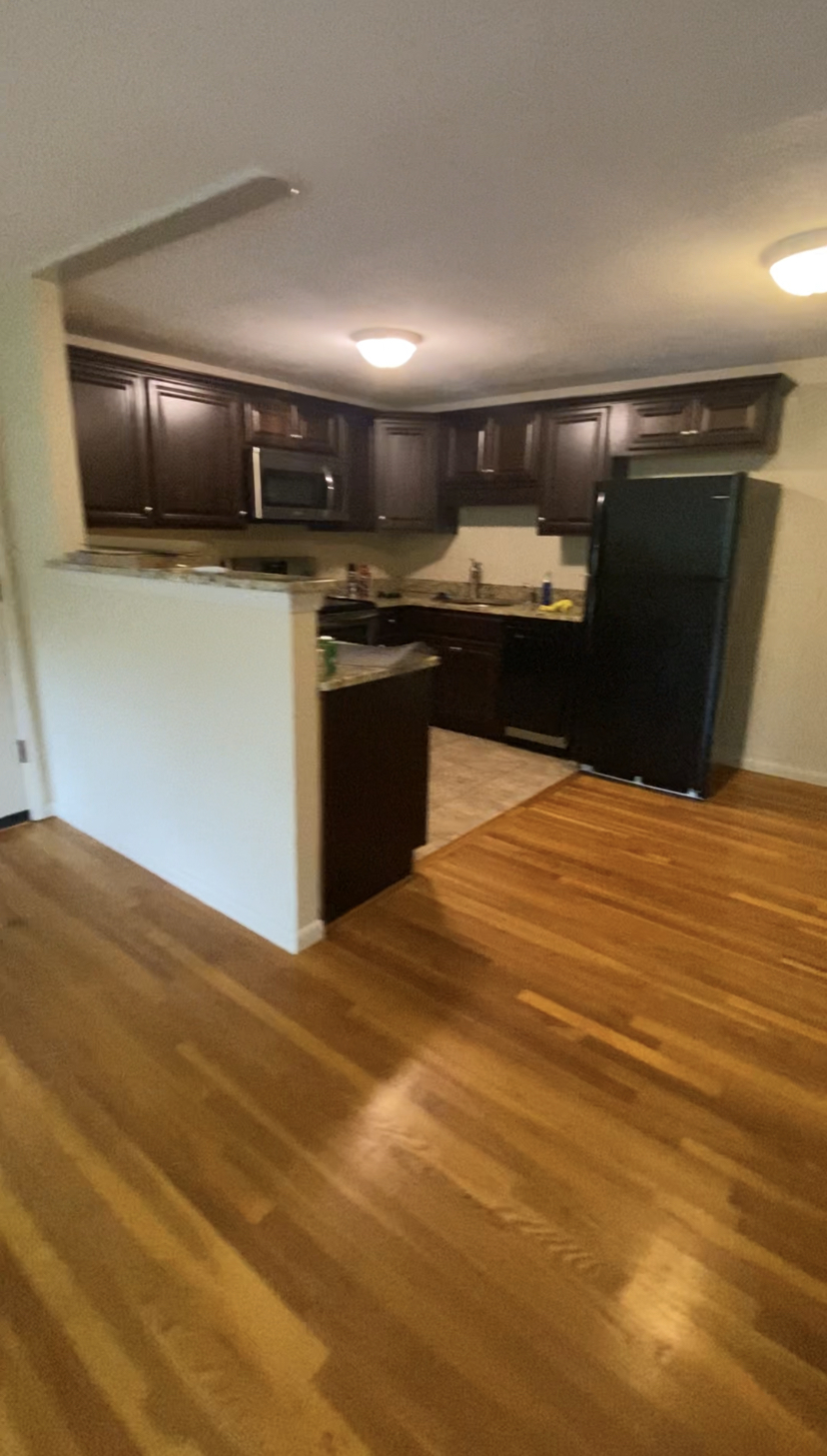 4 Albert Dr., Woburn, MA - 2,495 USD/ month