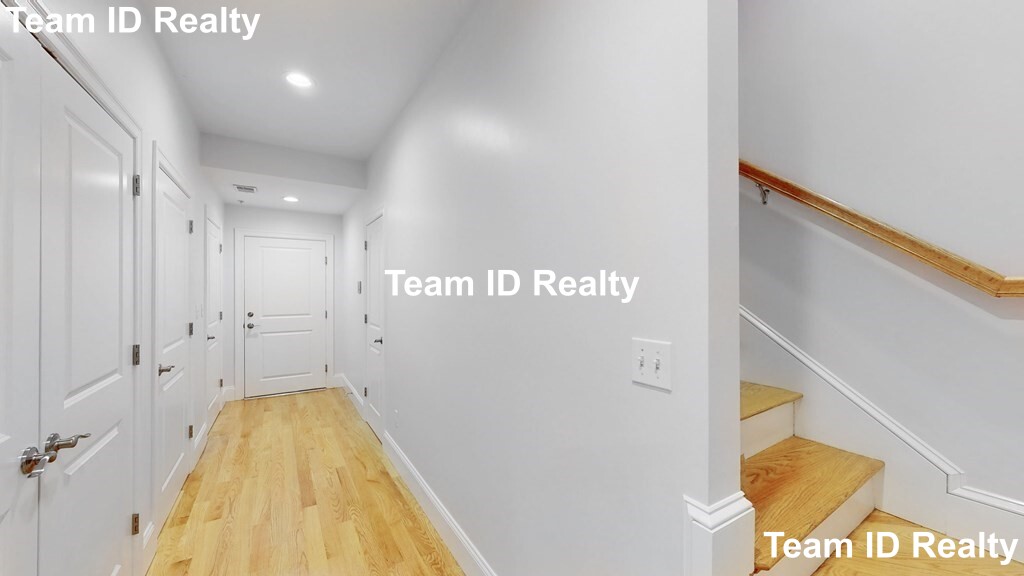 841 Lagrange St, West Roxbury