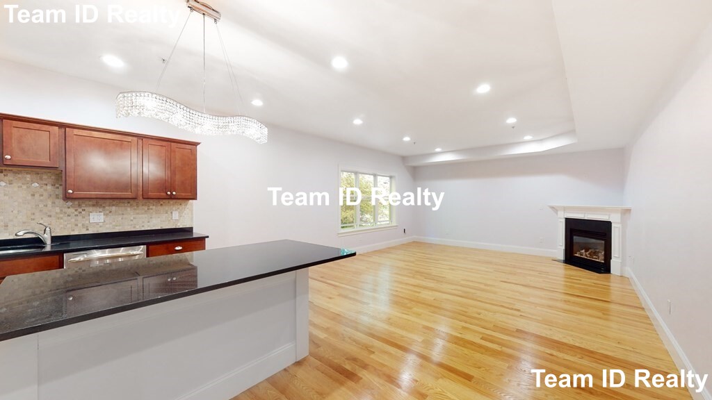 841 Lagrange St, West Roxbury