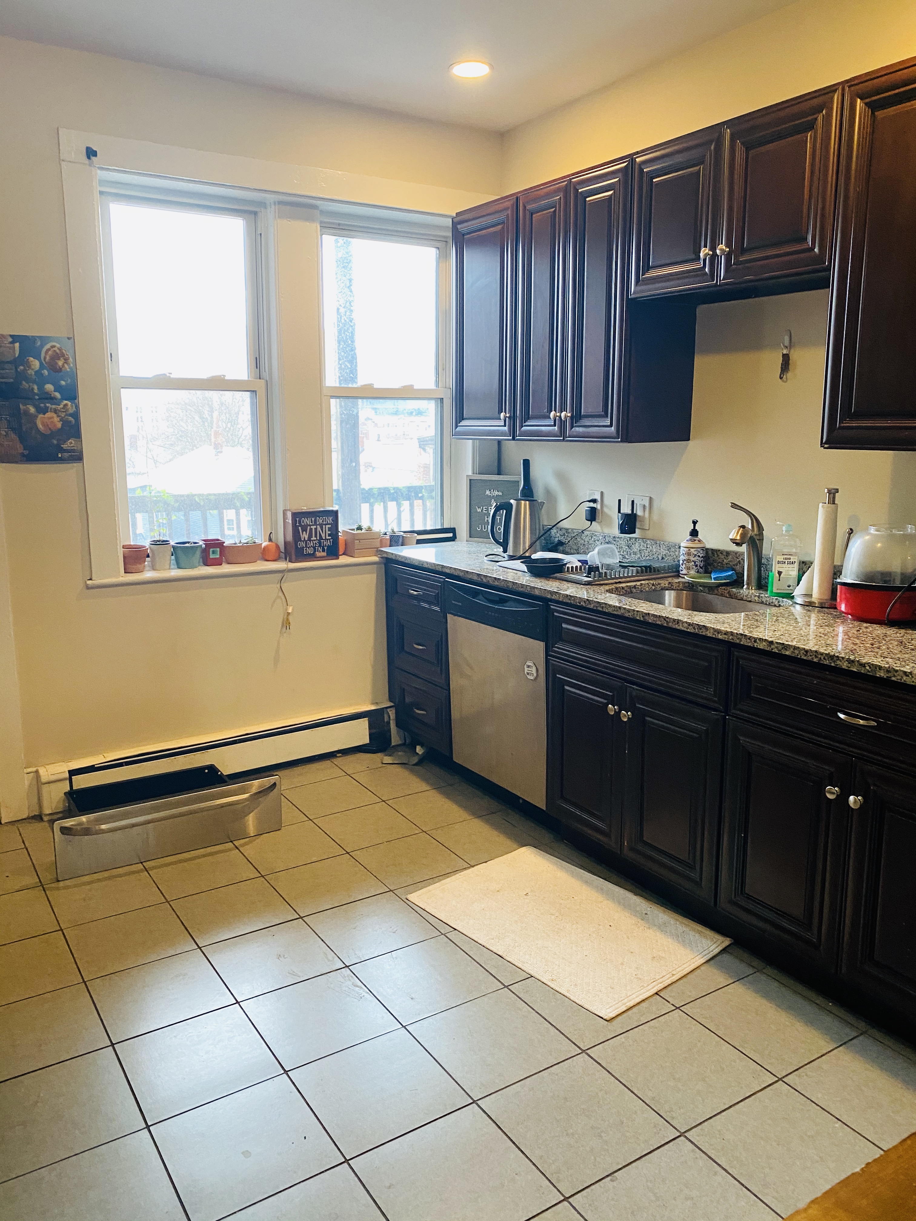 4 bed, 1 bath apartment for rent at 137 Saint Alphonsus St Unit 3, Mission Hill — photo 7 of 11