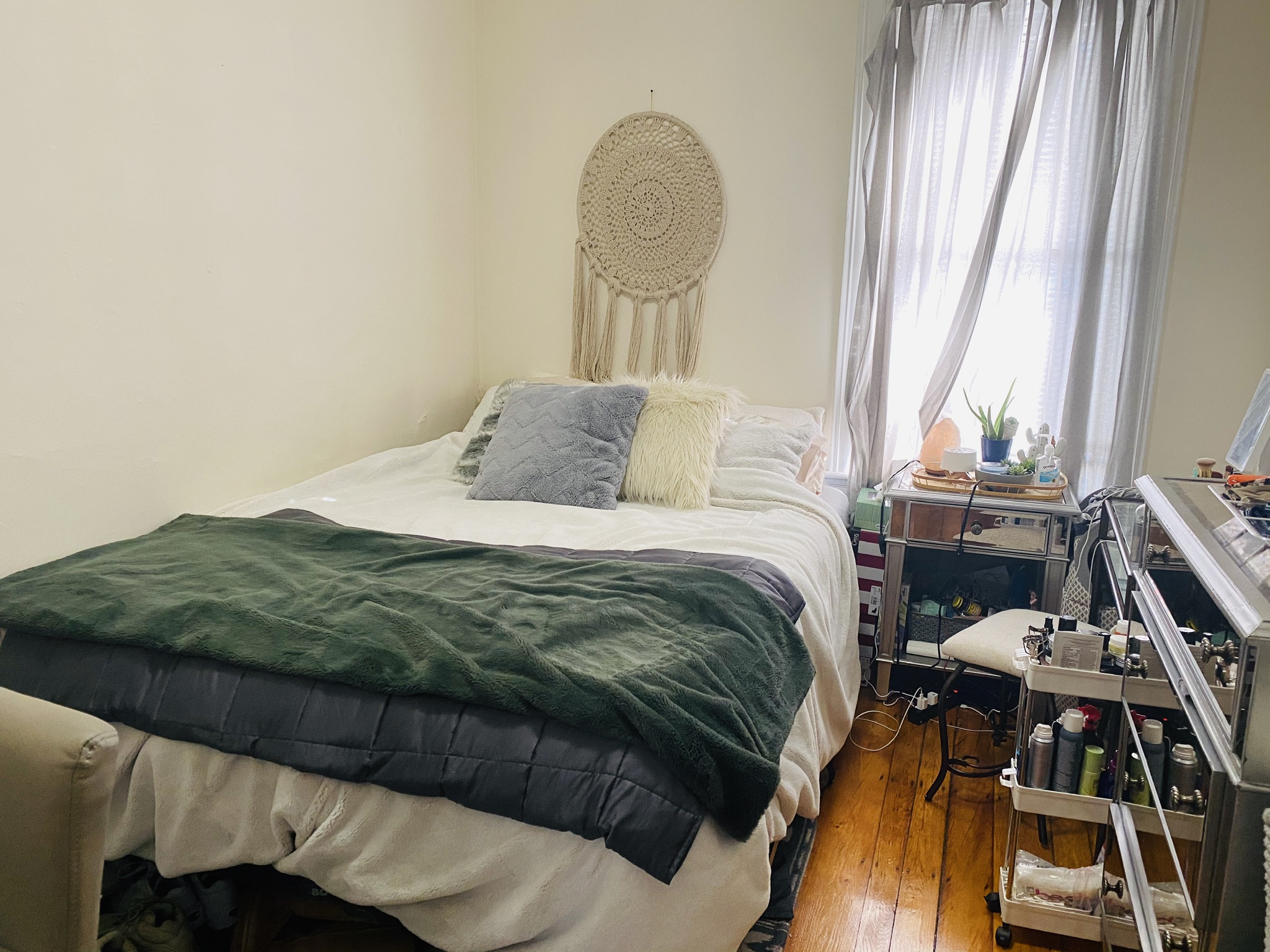 4 bed, 1 bath apartment for rent at 130 Calumet St Unit 1, Mission Hill