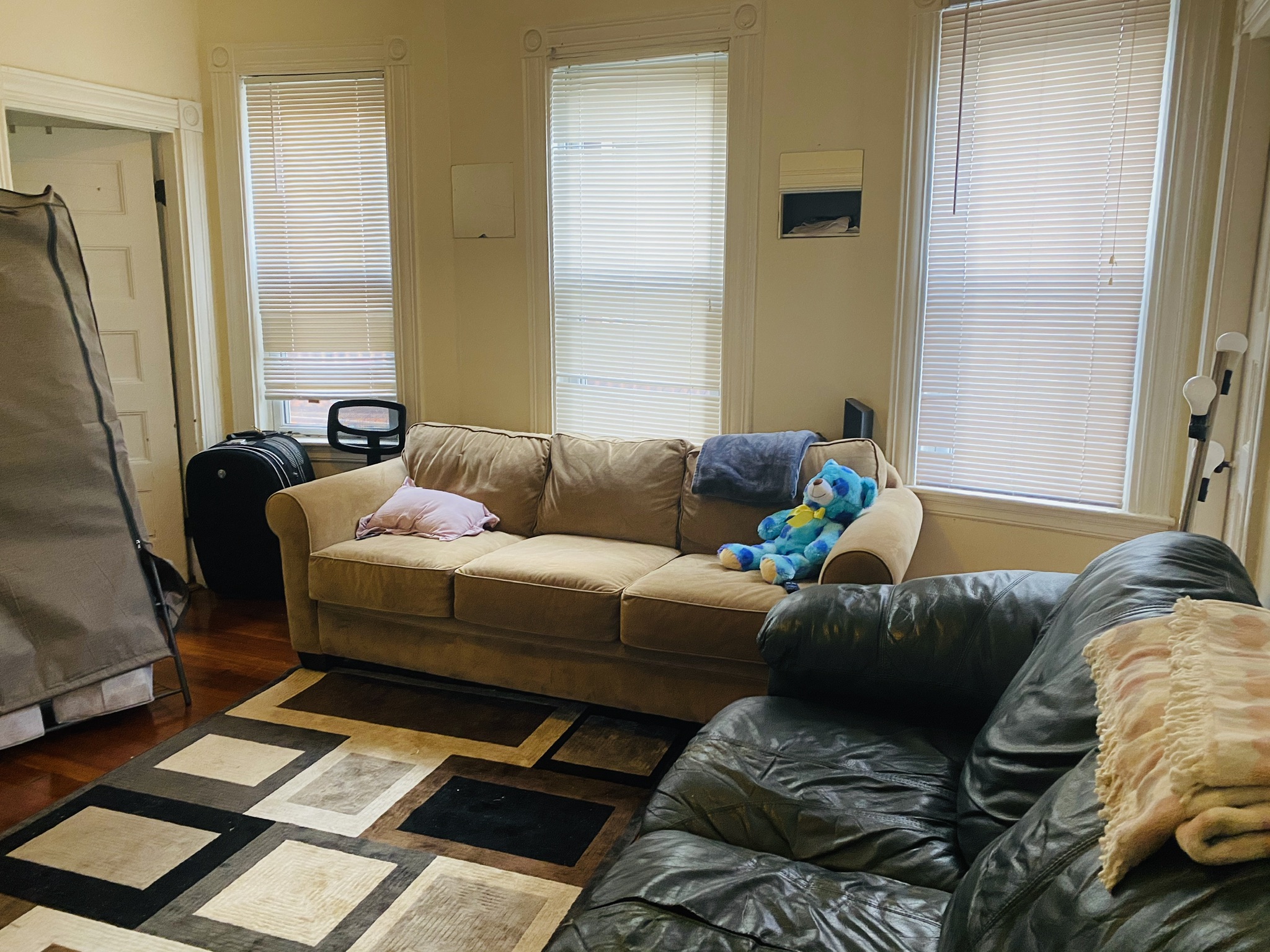 4 bed, 1 bath apartment for rent at 130 Calumet St Unit 1, Mission Hill — photo 3 of 8
