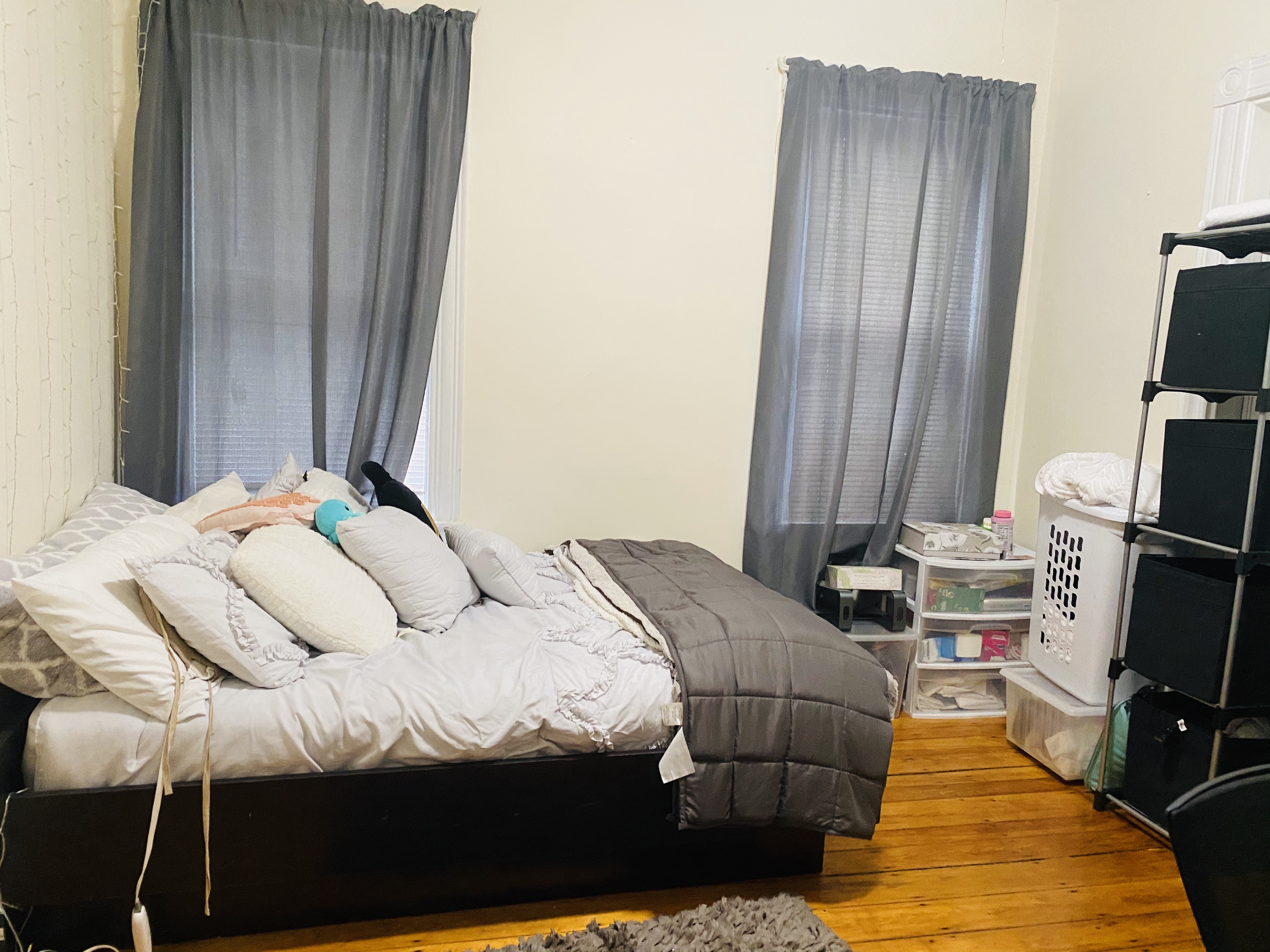 4 bed, 1 bath apartment for rent at 130 Calumet St Unit 1, Mission Hill — photo 6 of 8