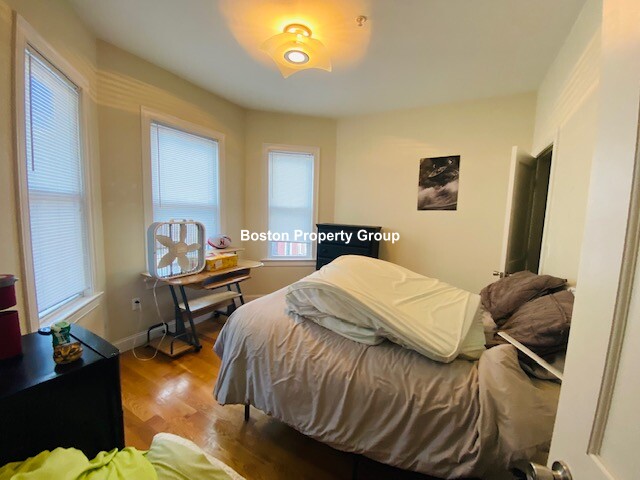 39 Millmont St, Roxbury