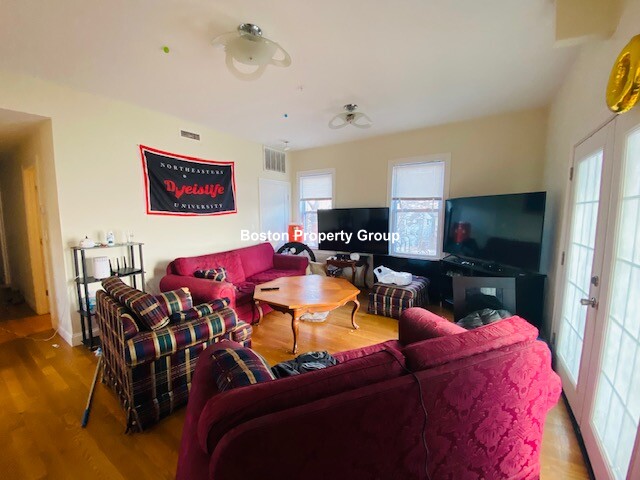 39 Millmont St, Roxbury