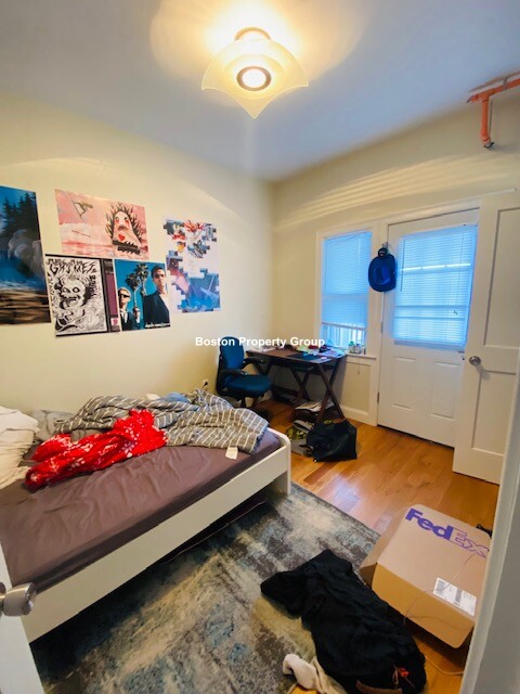 39 Millmont St, Roxbury