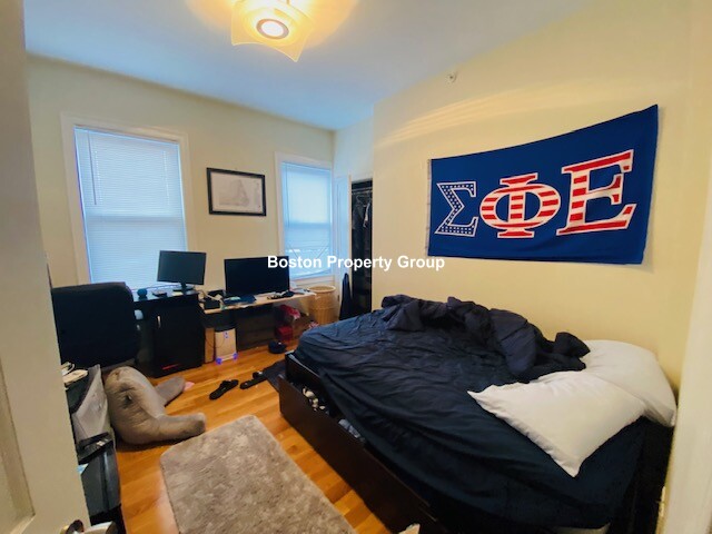 39 Millmont St, Roxbury