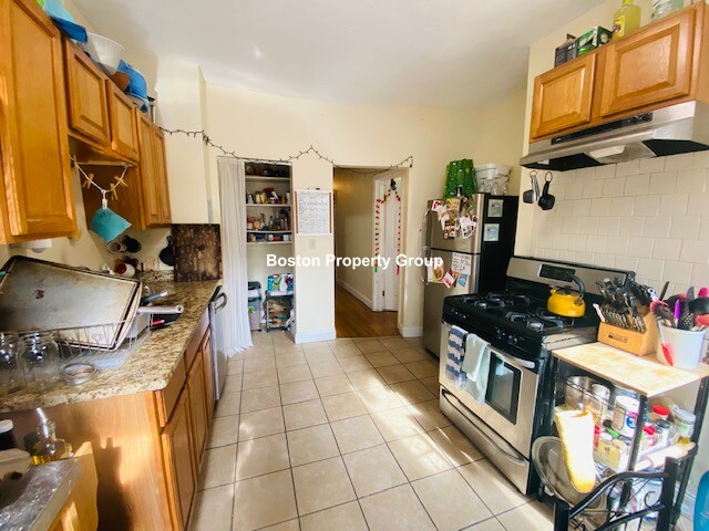 Photos of apartment on Waverly St.,Boston MA 02119