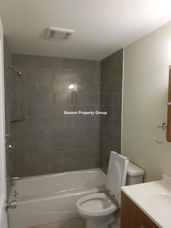 39 Millmont St, Roxbury