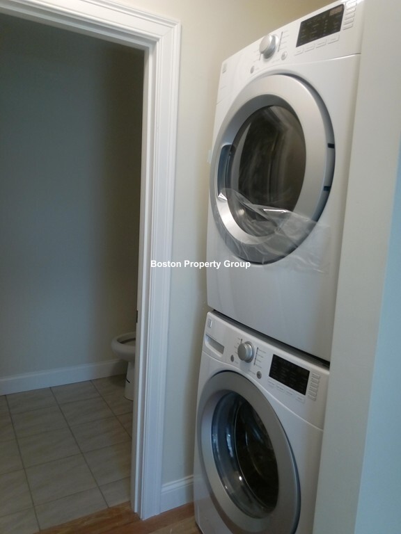 39 Millmont St, Roxbury