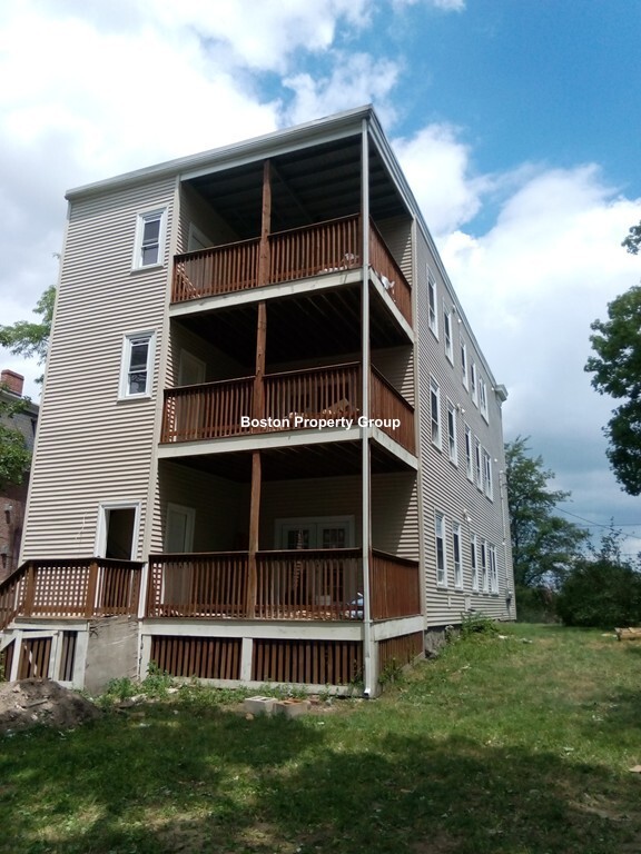 39 Millmont St, Roxbury