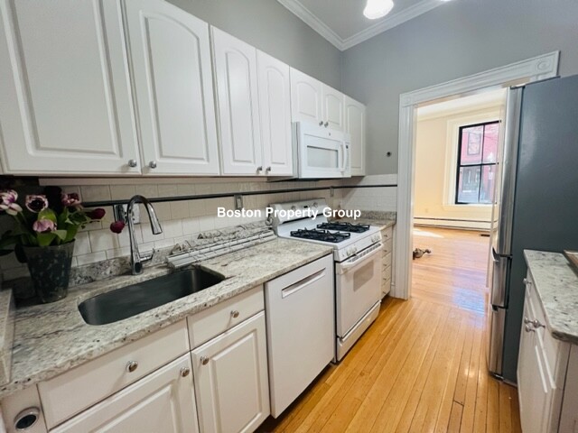 32 Springfield St, South End