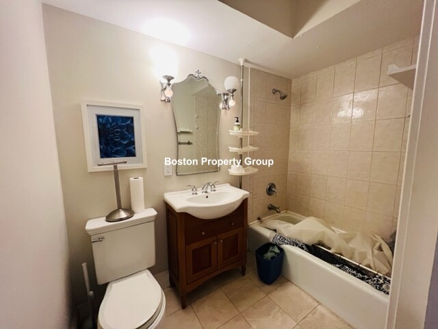 32 Springfield St, South End