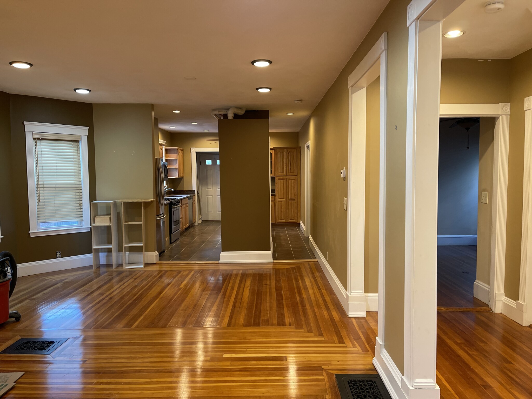 12 Barton St, West Somerville