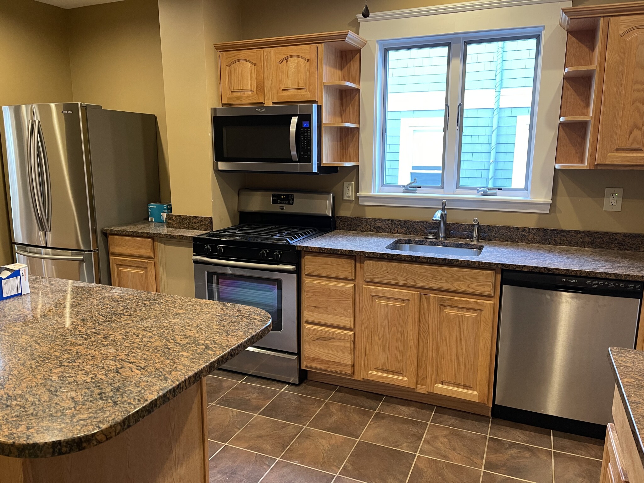 12 Barton St, West Somerville