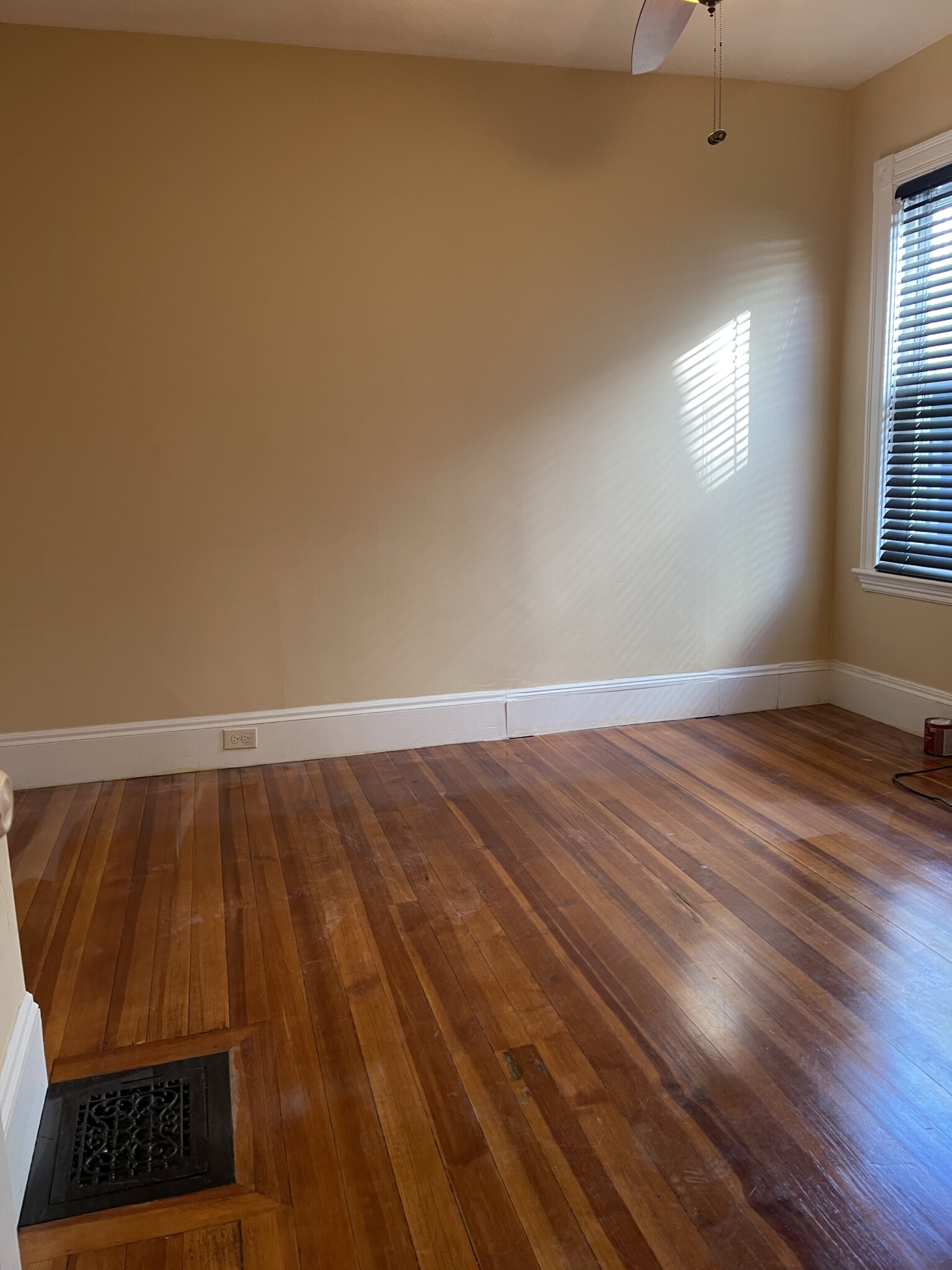 12 Barton St, West Somerville