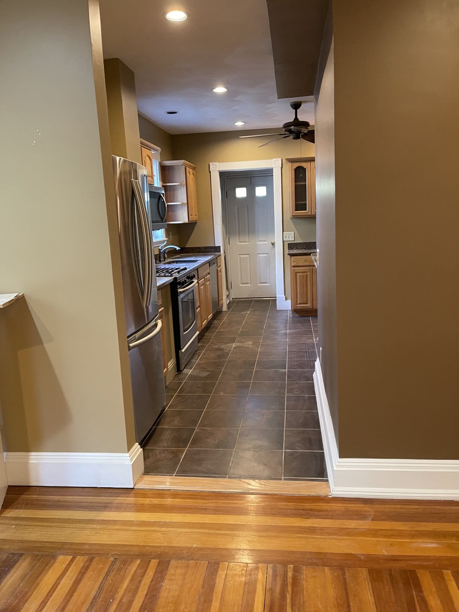 12 Barton St, West Somerville