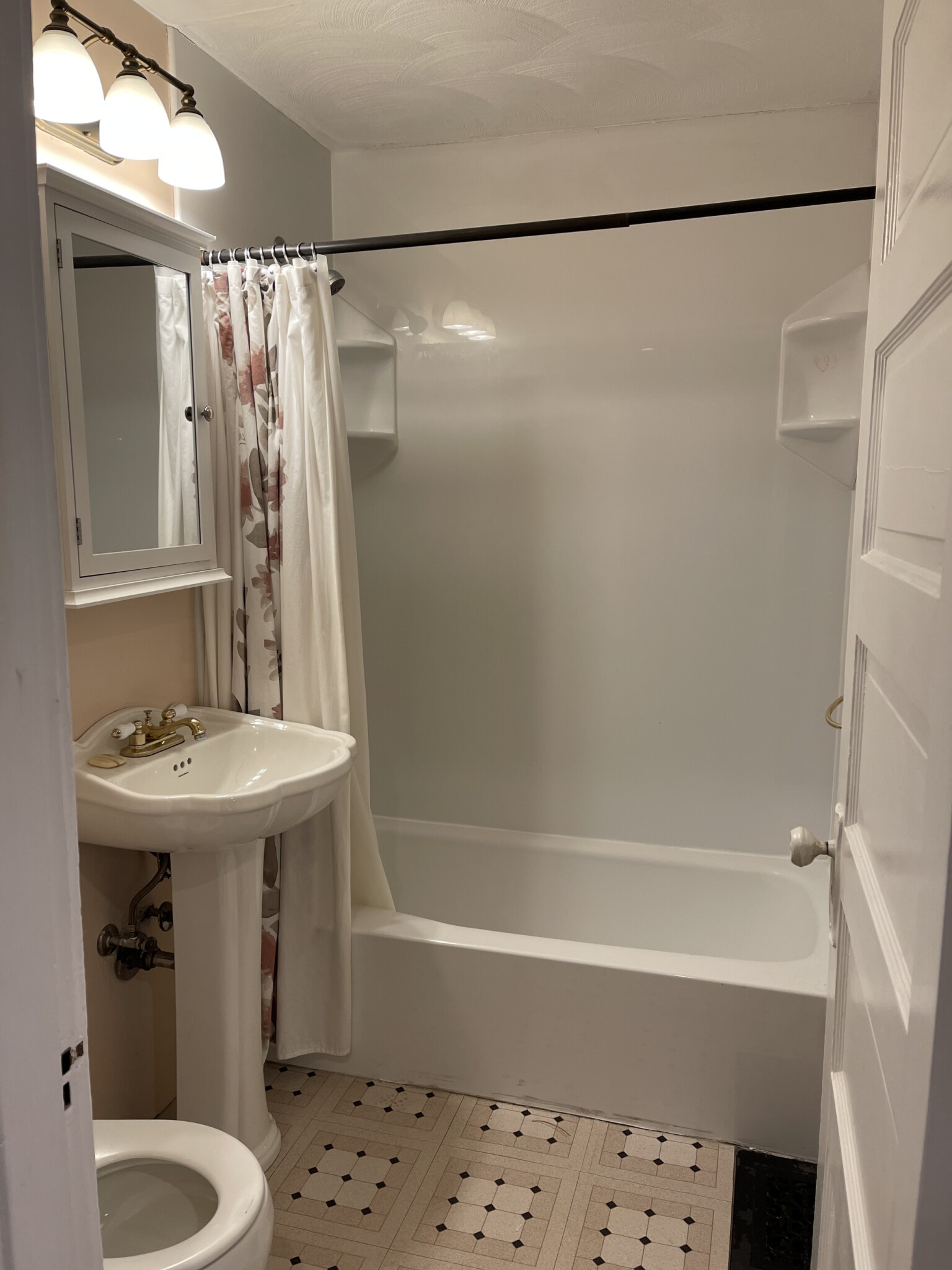 12 Barton St, West Somerville