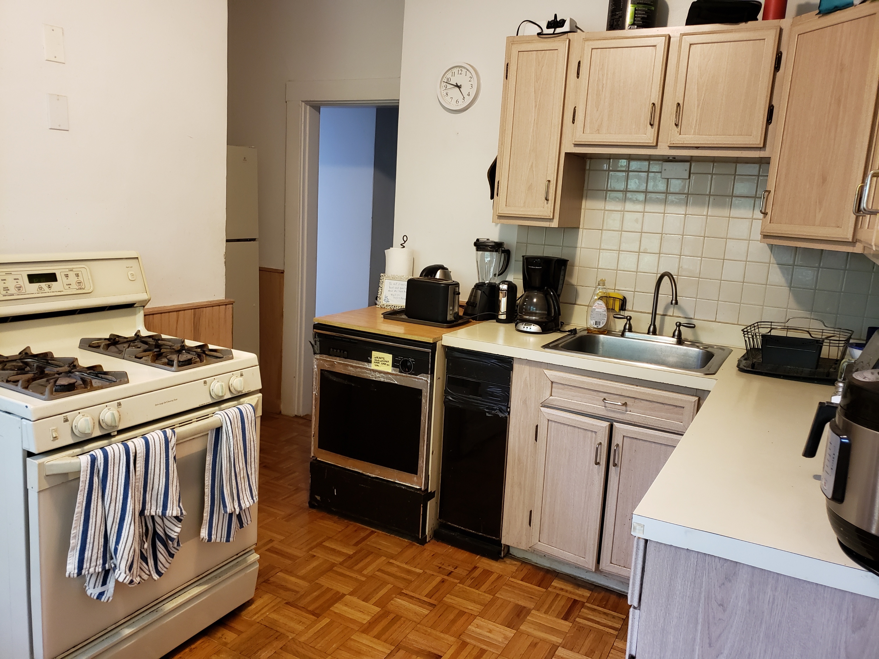 4 bed, 2 bath apartment for rent at 37 Radnor Rd Unit 2, Brighton — photo 5 of 17