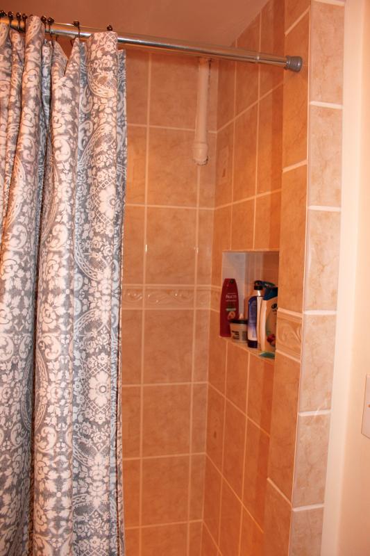 879 Beacon St, Fenway