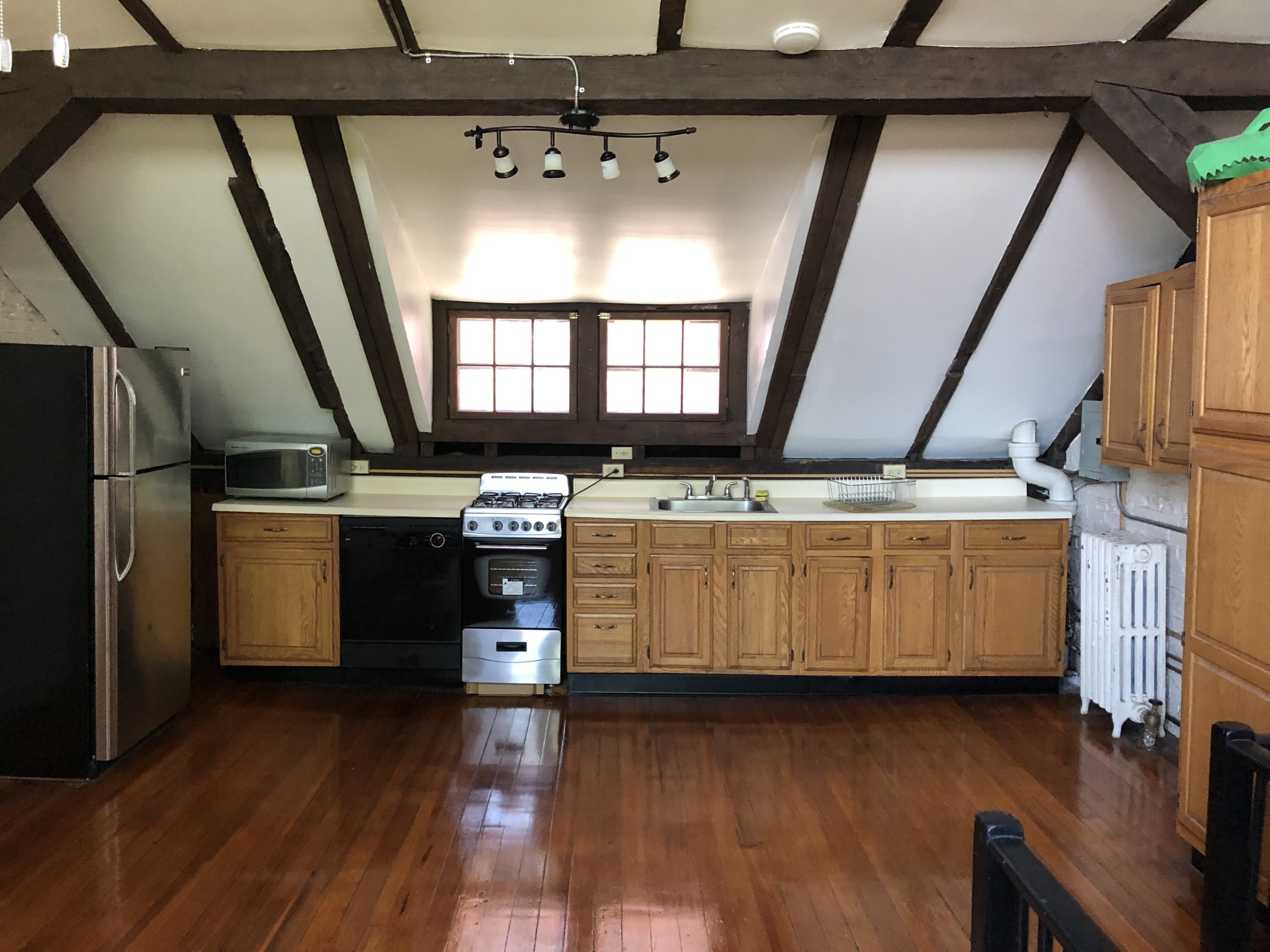 3 Champney Pl, Beacon Hill