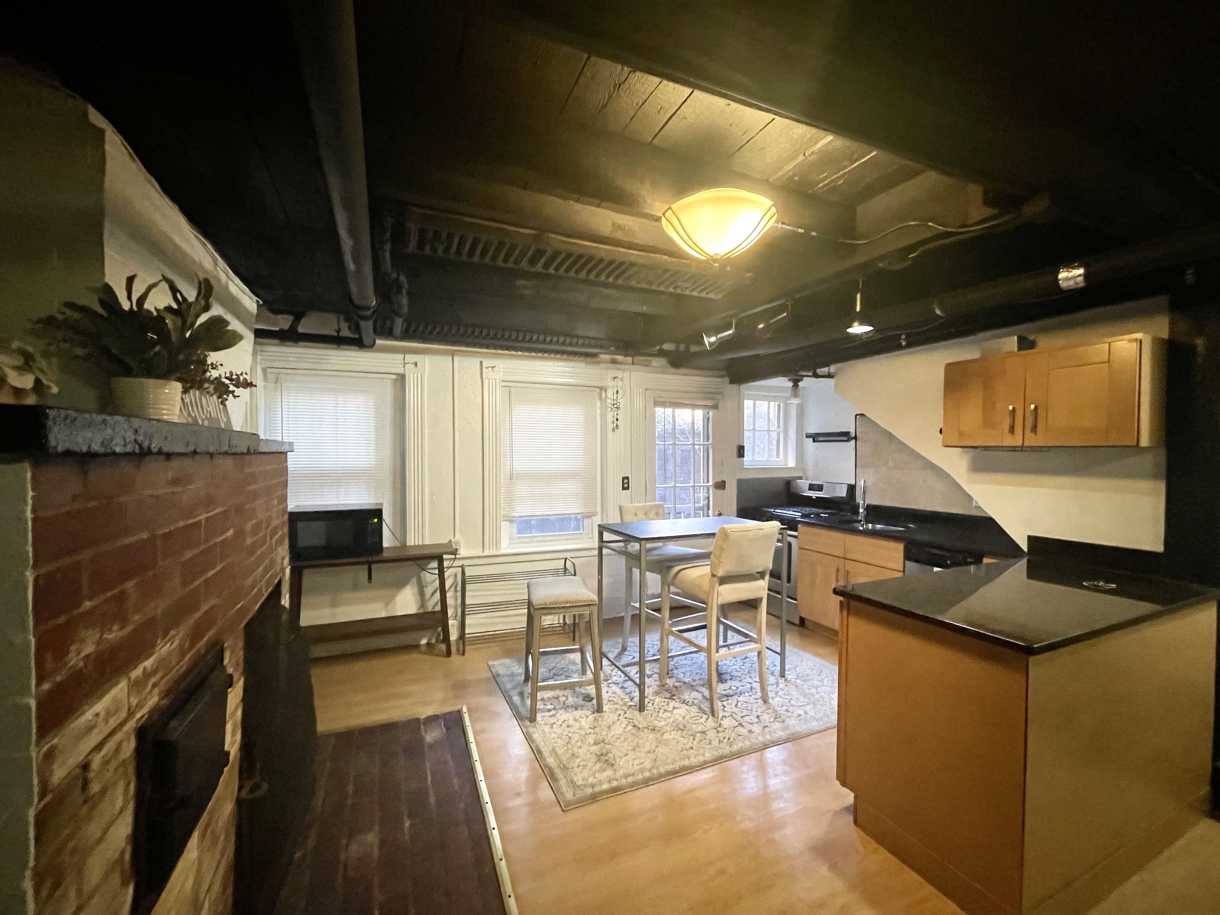 4 Champney Pl, Beacon Hill