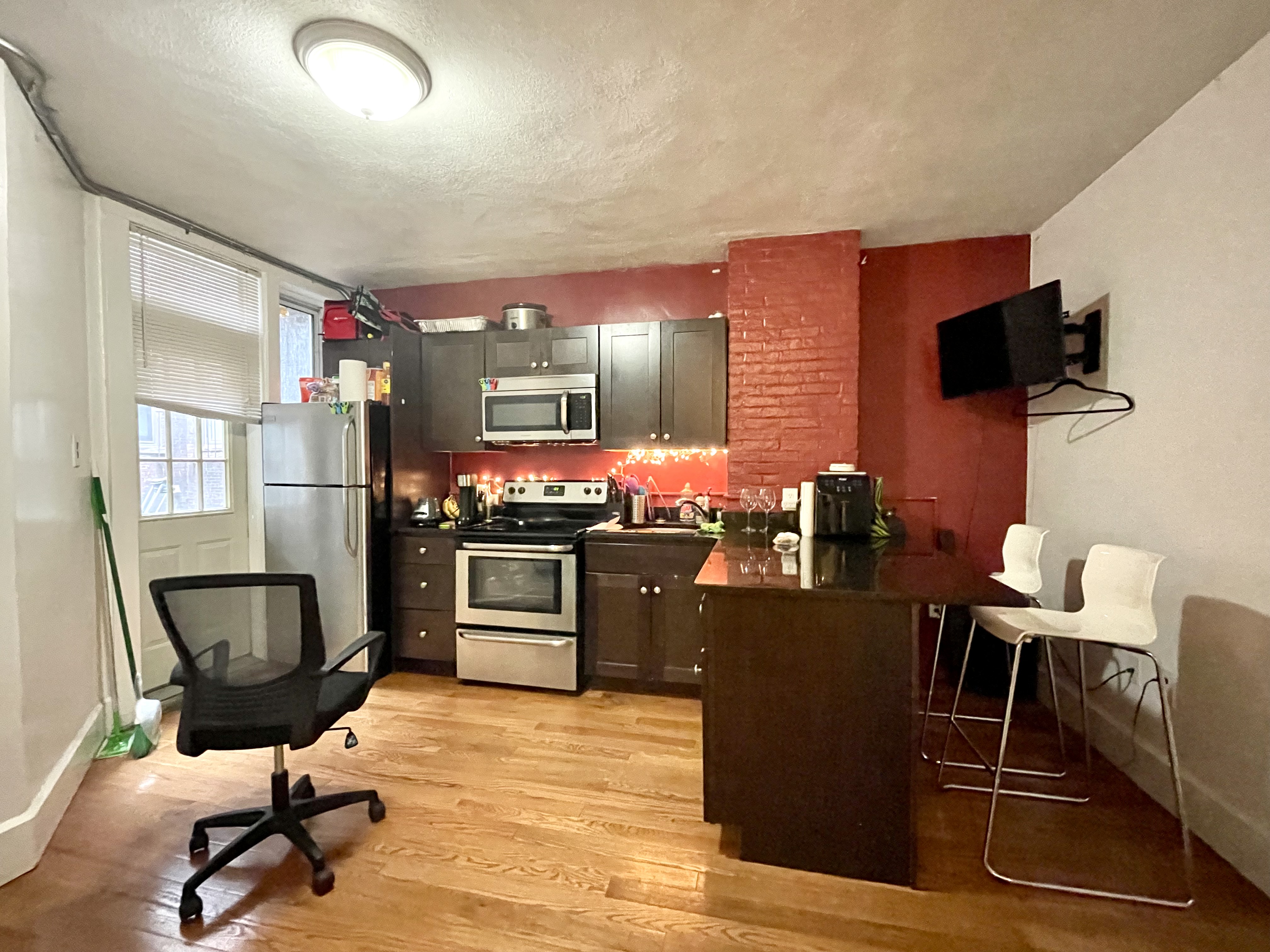2.8 Beds, 1 Bath apartment in Boston, North End for $3,800