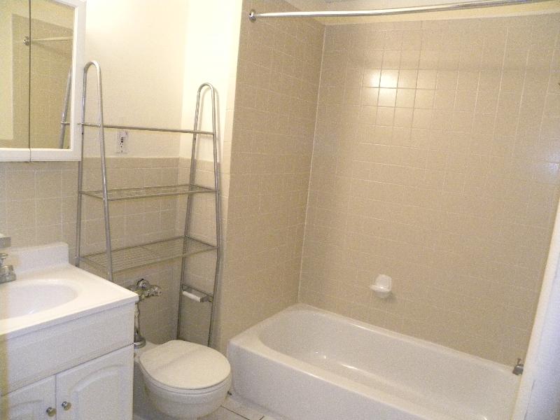 879 Beacon St, Fenway