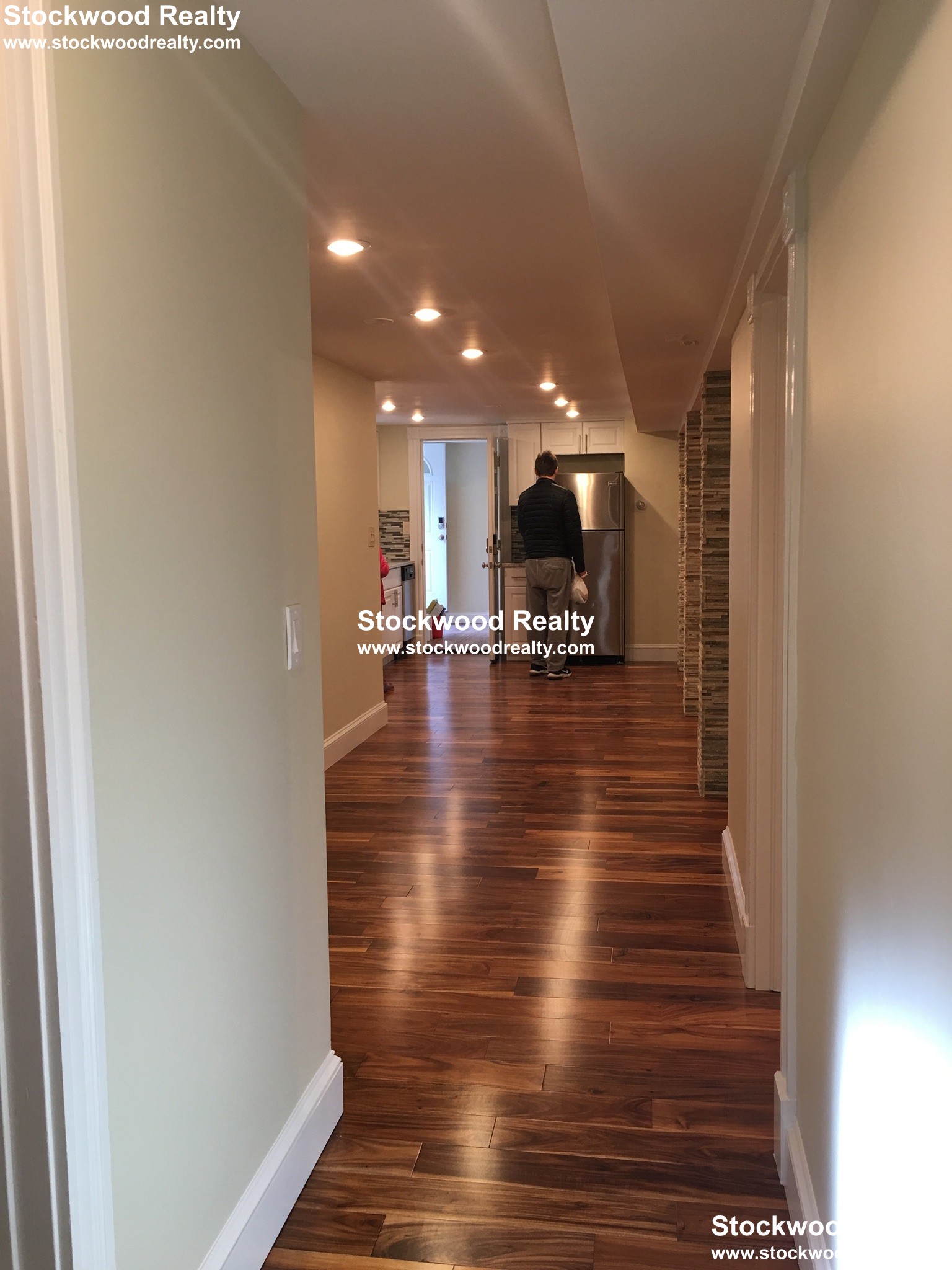 https://ygl-photos.s3.us-west-004.backblazeb2.com/10459W5edb2b561f707.jpg