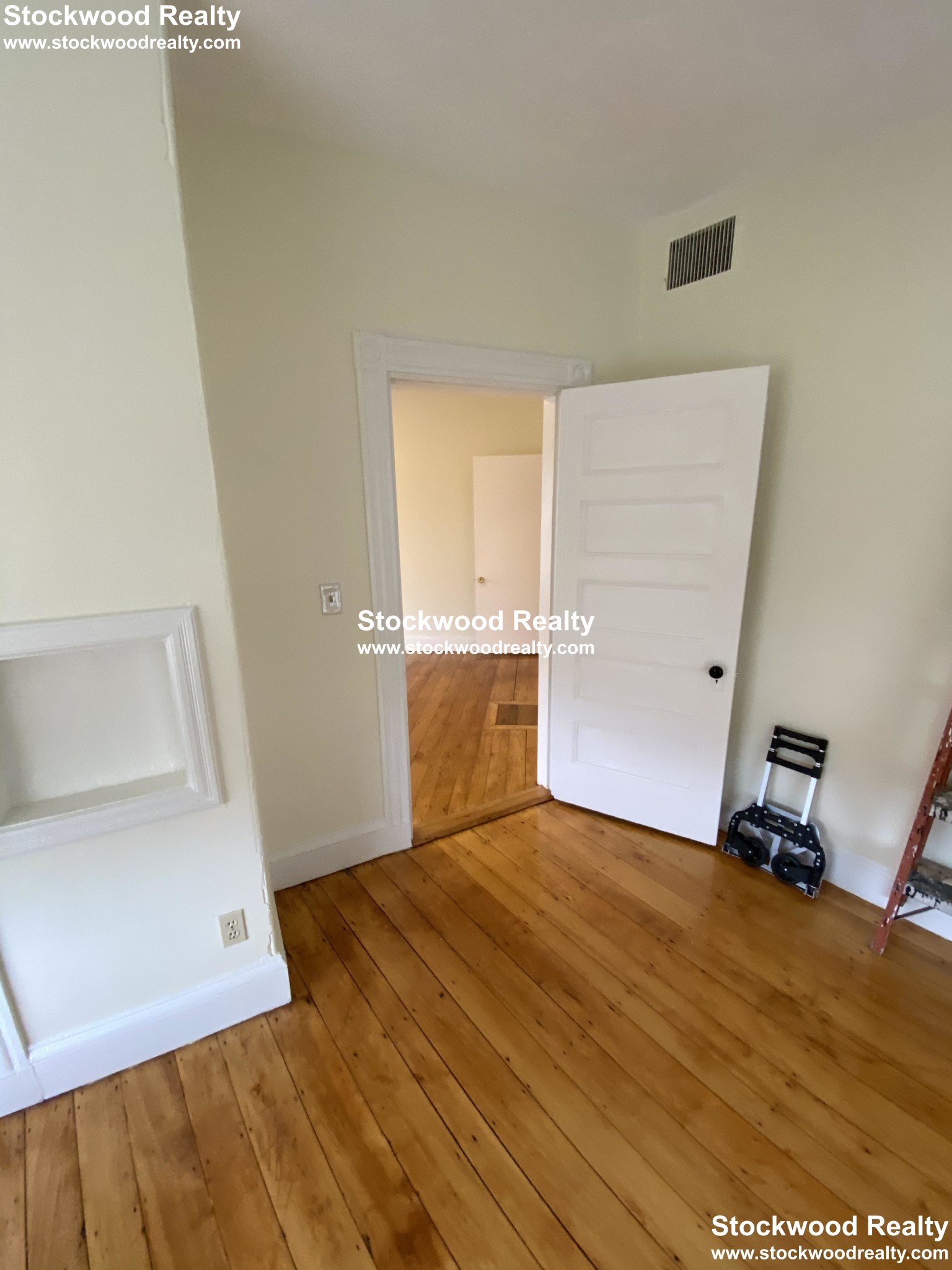 861 Dorchester Ave, Dorchester