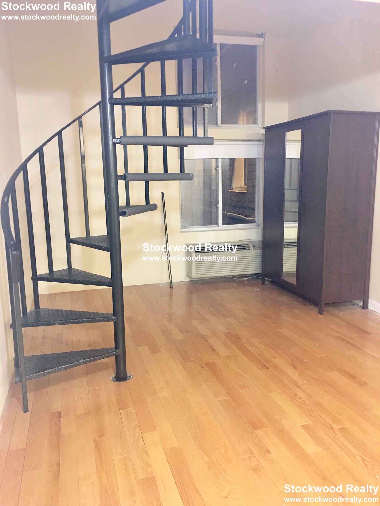 385 Dorchester St, South Boston