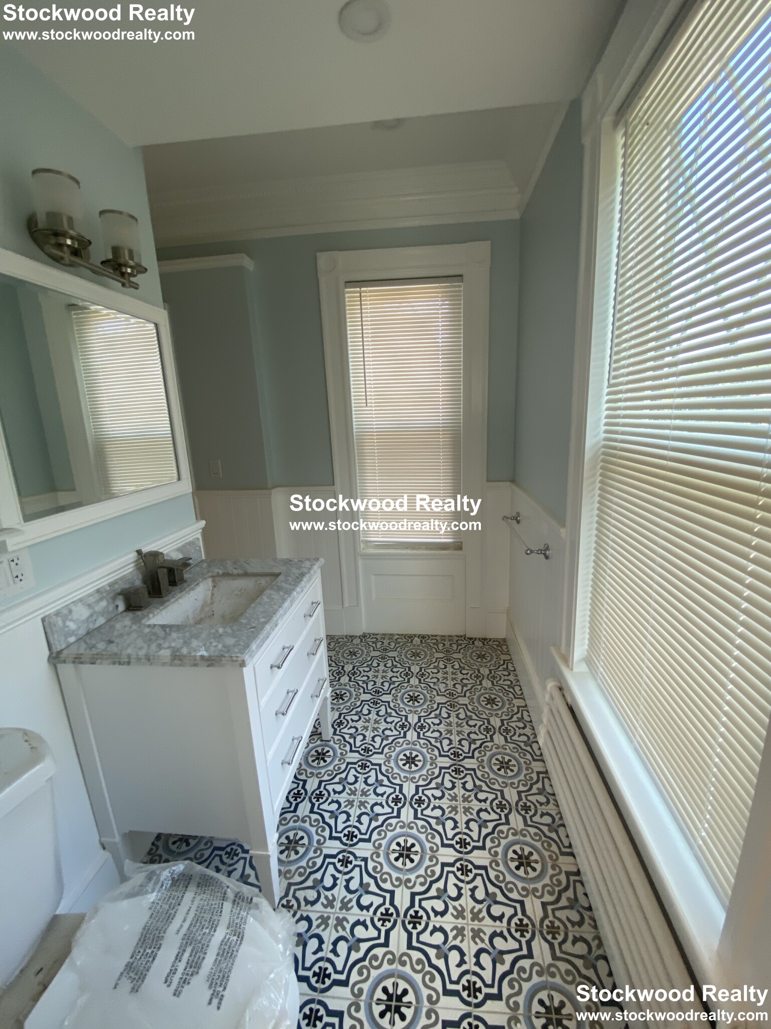 17-19 Cushing Ave, Dorchester